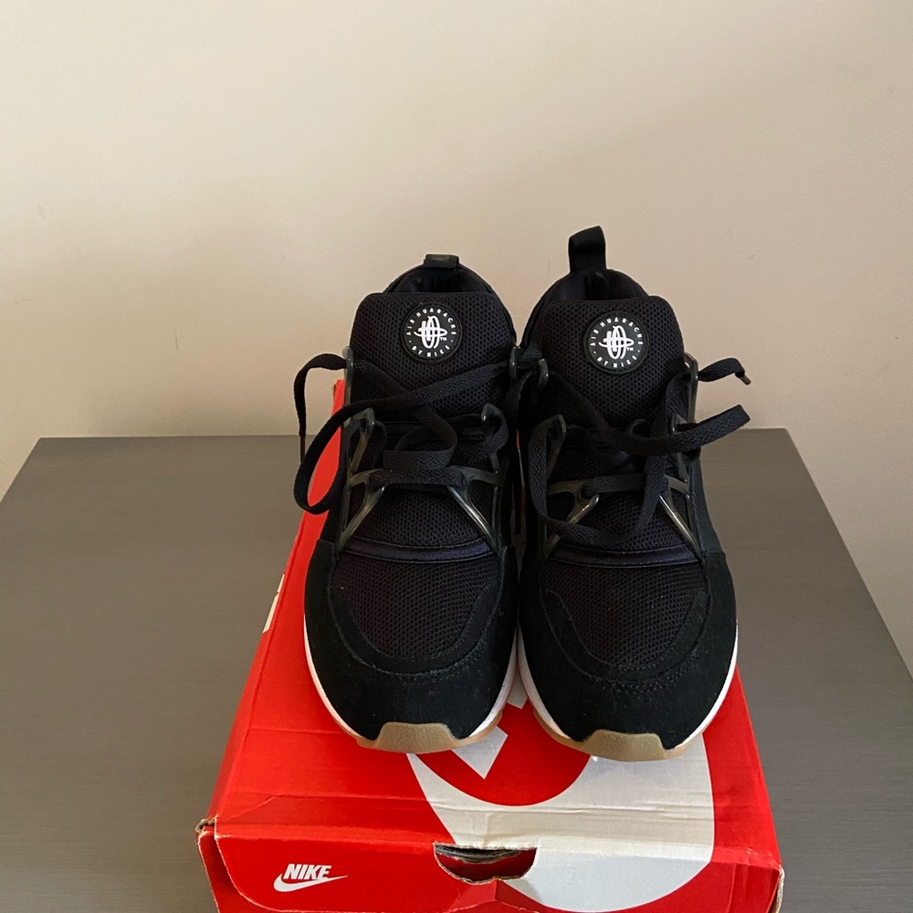 Nike sneakers - Picture 2 of 7